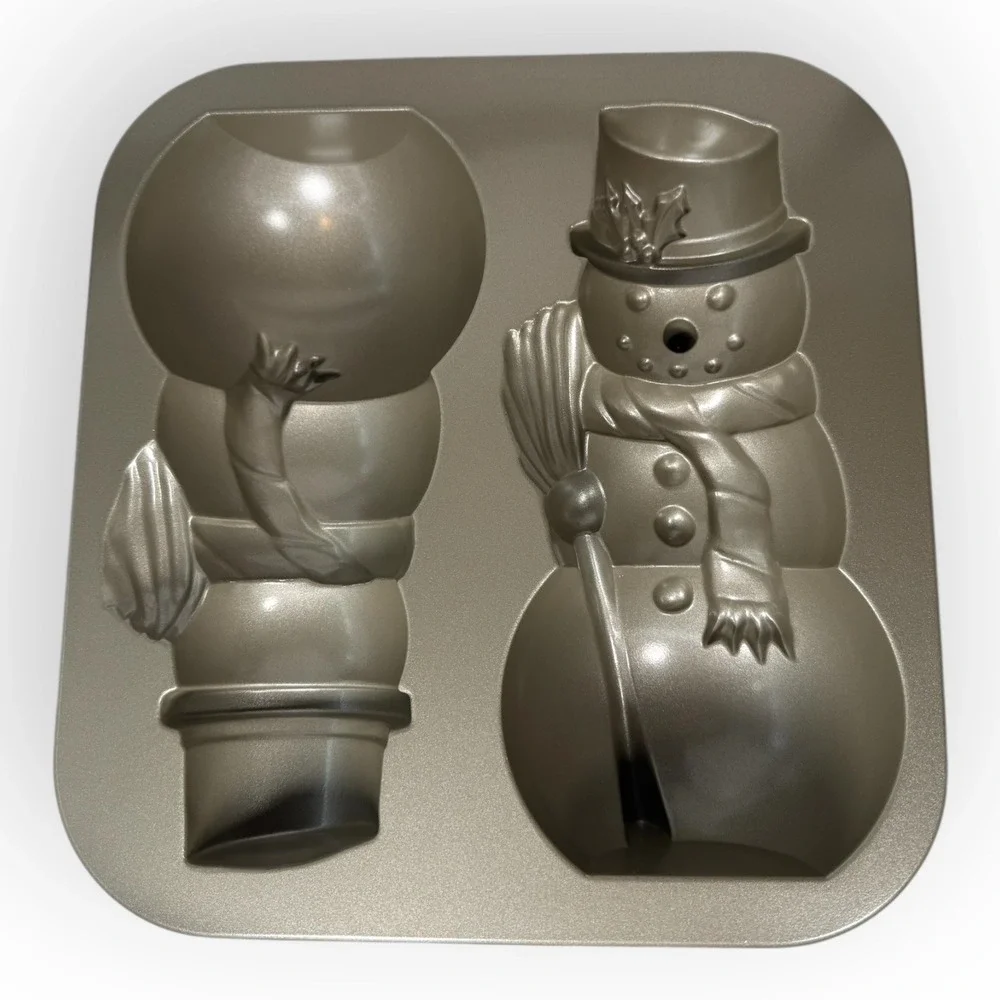 Williams Sonoma Nordic Ware 3D Snowman Cake Pan Mold 2014 Cast Aluminum Holiday